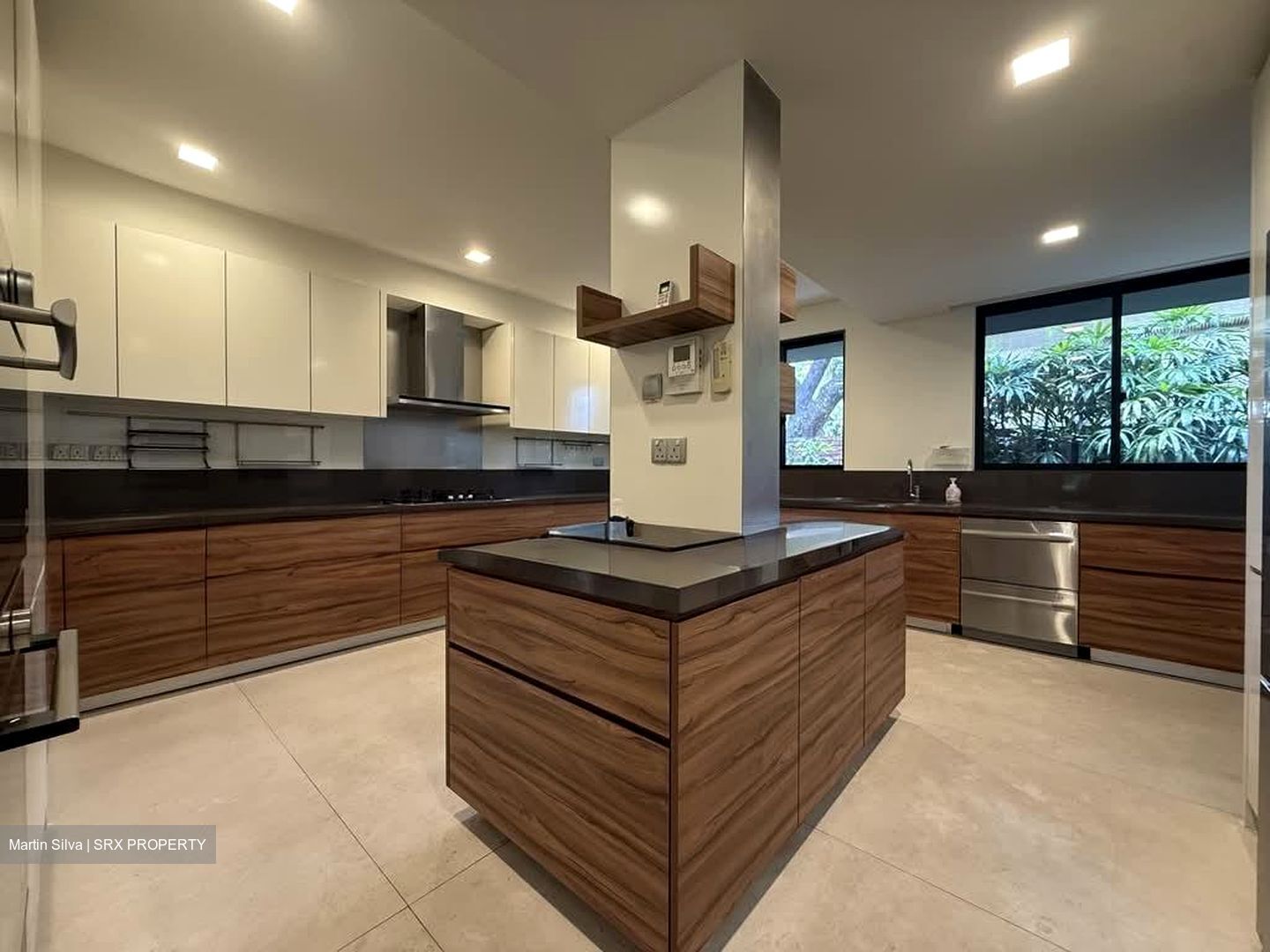 Chatsworth Road (D10), Detached #574555501